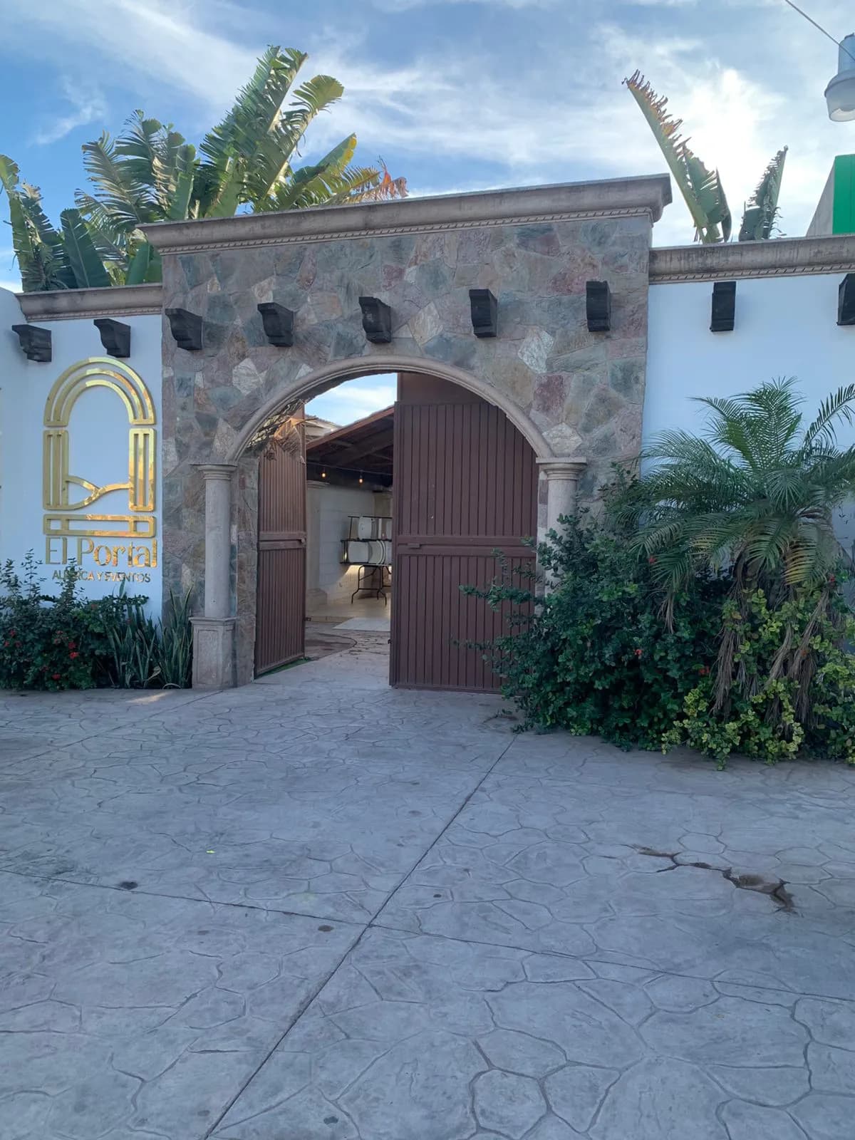 SALON DE EVENTOS CON ALBERCA EN VENTA