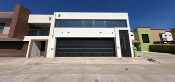 13_2803 | En Renta moderna Casa, Ampliación Viñedos | BIENES&RAICES MORENO Y ASOCIADOS INMOBILIARIA