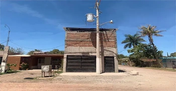 13_2100 | En Venta muy Amplia Casa, Ejido 9 de Diciembre. | BIENES&RAICES MORENO Y ASOCIADOS INMOBILIARIA