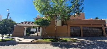 13_2419 | En Venta hermosa y amplia Residencia, Colonia Scally. | BIENES&RAICES MORENO Y ASOCIADOS INMOBILIARIA