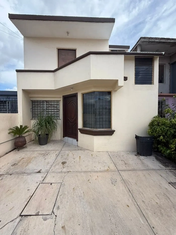 5_2978 | CASA EN VENTA FRACC ARBOLEDAS | BIENES&RAICES MORENO Y ASOCIADOS INMOBILIARIA