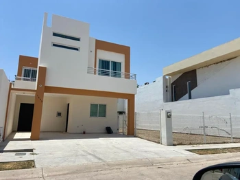 5_1798 | CASA EN RENTA TOTALMENTE AMUEBLADA PRIVADA MONTECARLO 3 REC | BIENES&RAICES MORENO Y ASOCIADOS INMOBILIARIA